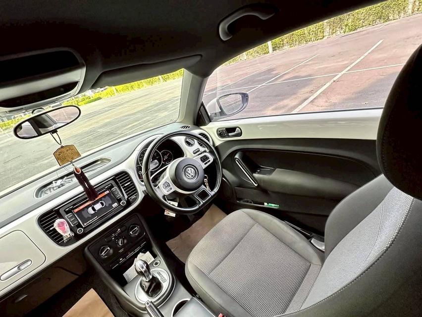 VOLKSWAGEN NEW BEETLE 1.2 TSI Turbo สีขาว ปี 2012 จด 2013 11
