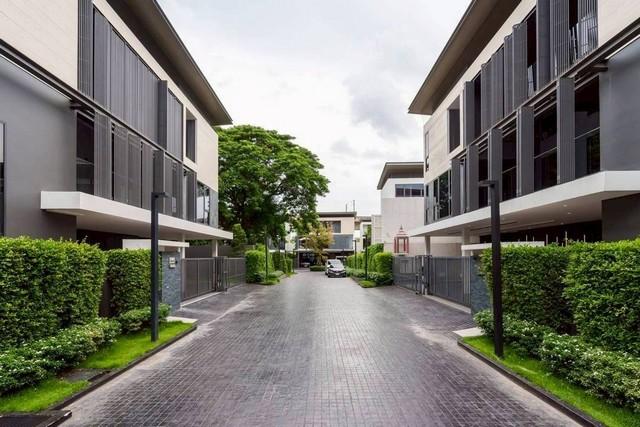ขายบ้านเดี่ยว 3 ชั้น The Urban Reserve Rama 9-Motorway เนื้อที่ 77 ตร.วา Super Luxury ลิฟท์และสระส่วนตัว พร้อมผู้เช่า