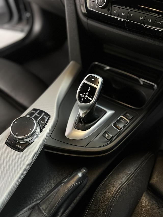BMW 430i M Sport Coupe 6