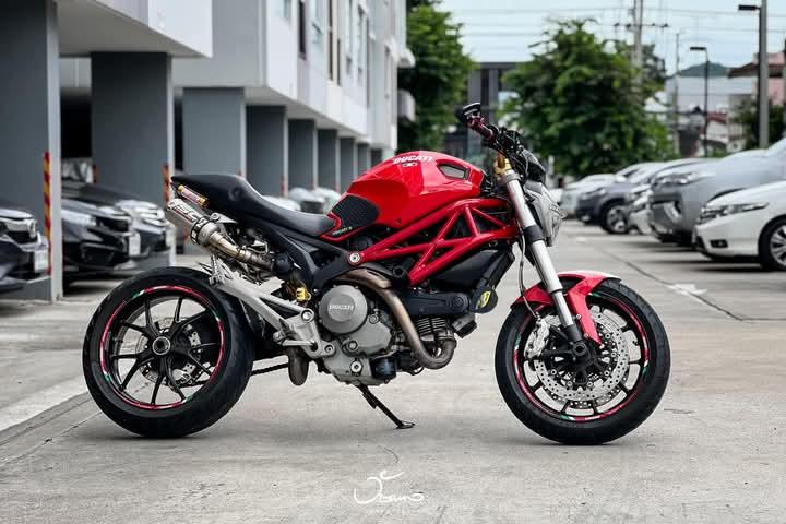 มอเตอร์ไซค์ Ducati Monster 796 สภาพดี