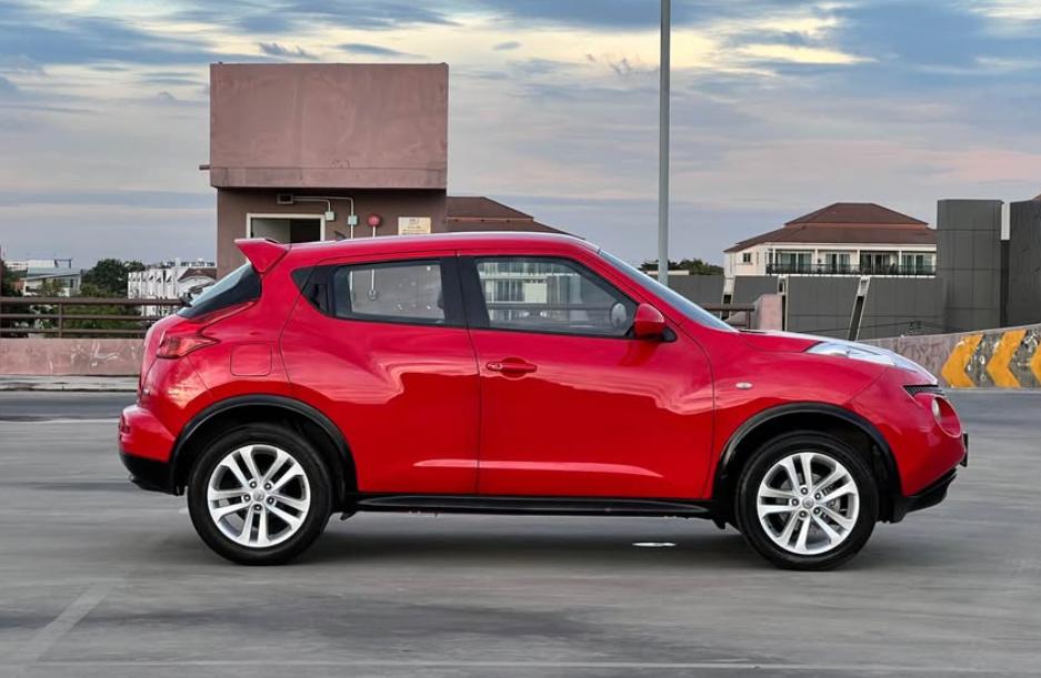 ขาย NISSAN JUKE สีแดง 2