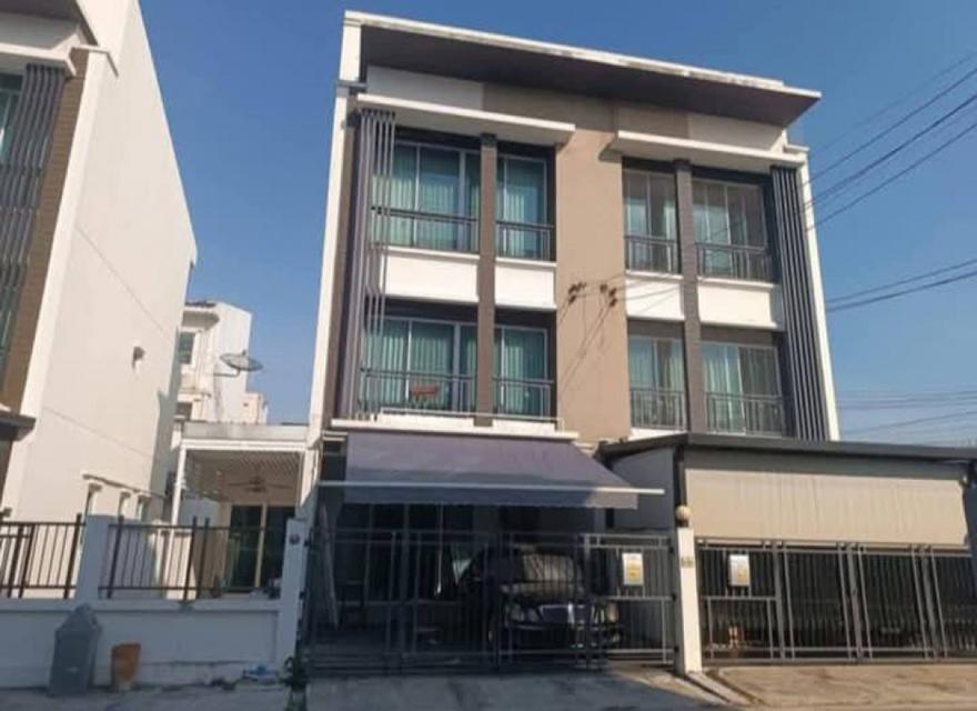 ให้เช่าทาวน์โฮม พร้อมเฟอร์ บ้านกลางเมือง โชคชัย 4 ซอย 50 1
