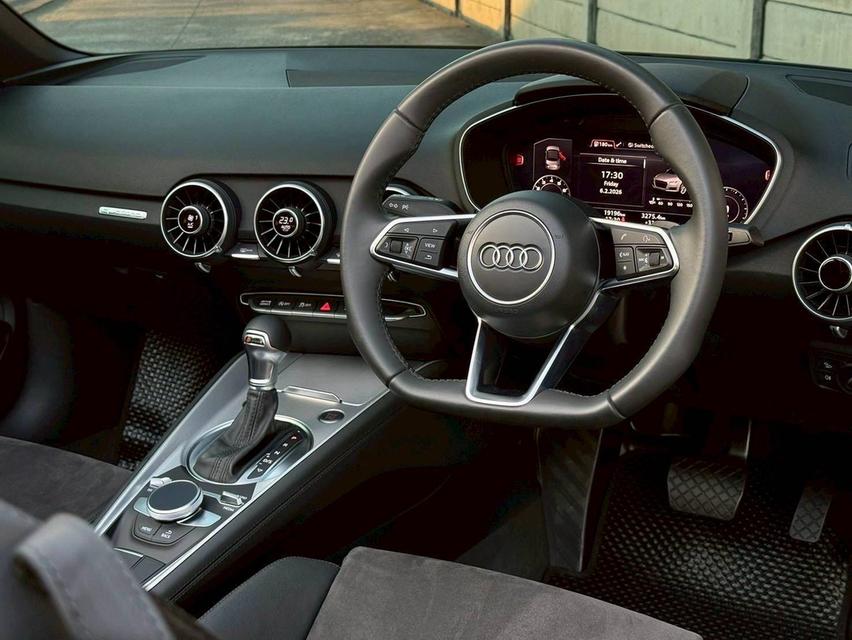 Audi TT RD 45 TFSI S LINE ปี 2019สีฟ้า เลขไมล์ 19,xxx kmราคา 2,099,000 บาท รูปที่ 11
