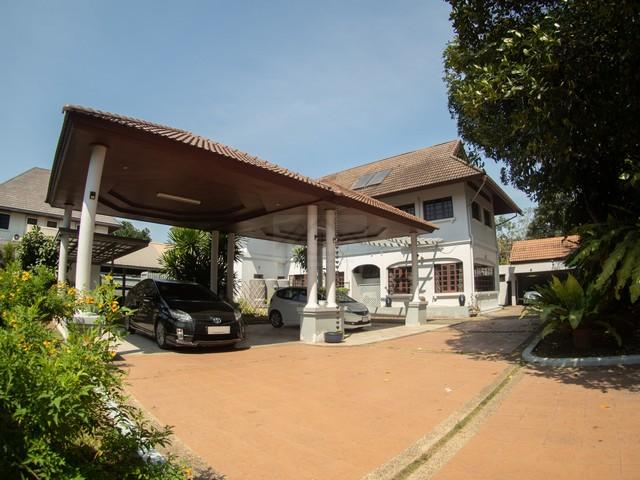 ขายบ้านเดี่ยวหลังใหญ่ 256 ตรว. หมู่บ้านนวธานี เสรีไทย 59 โครงสร้างแข็งแรง หันหน้าทิศใต้ เข้าออกได้ทั้งเสรีไทย และเกษตรนว