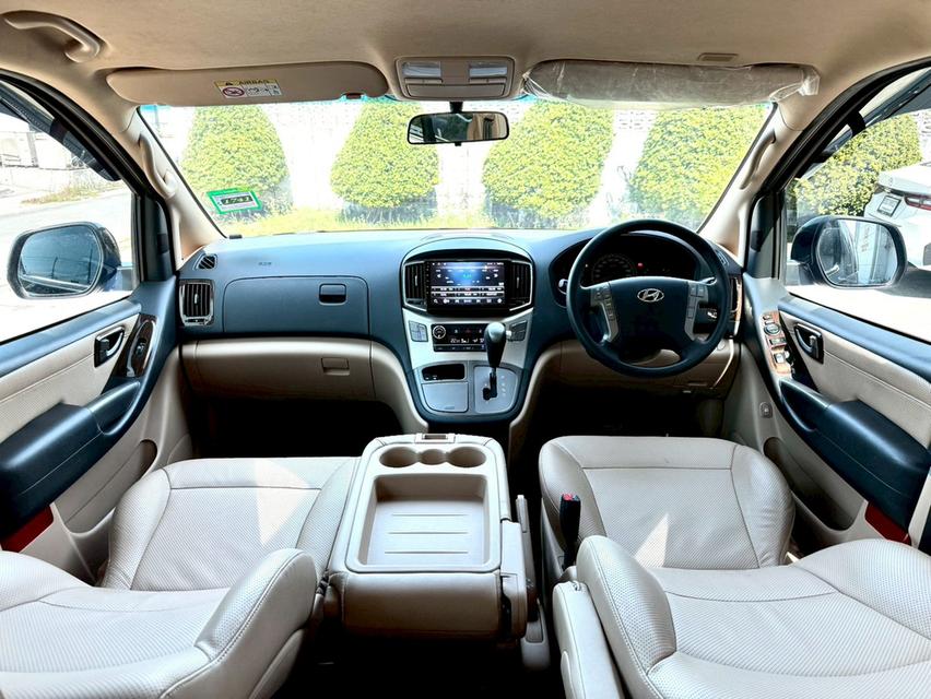 HYUNDAI H-1 2.5 Elite ปี2018 ไมล์น้อย 66,xxx โลแท้ เข้า 0 ตลอดรถบ้านมือเดียวป้ายแดง ยางใหม่ปี 25 14