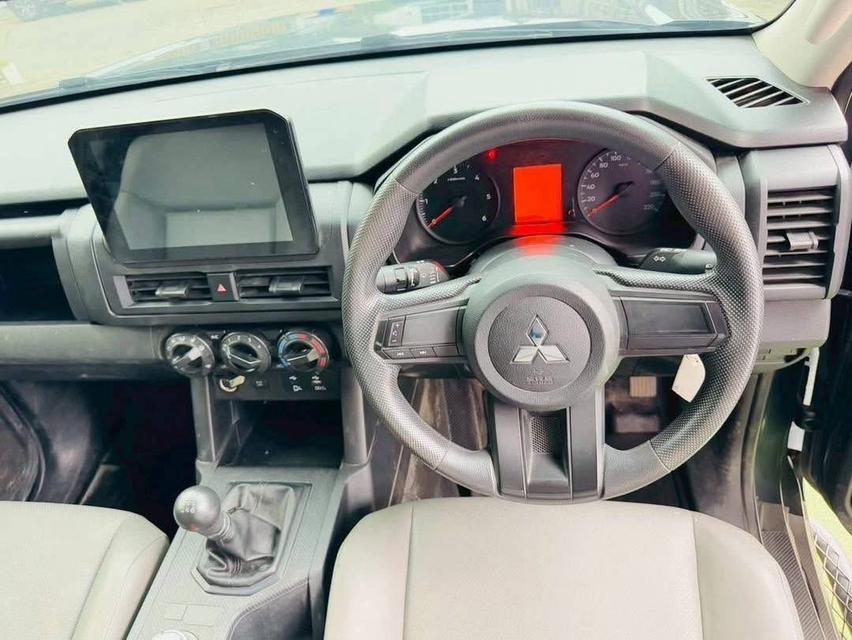 MITSU TRITON PRO 4WD ยกดั้ม 2.4cc. เกียร์ธรรมดา ปี2025