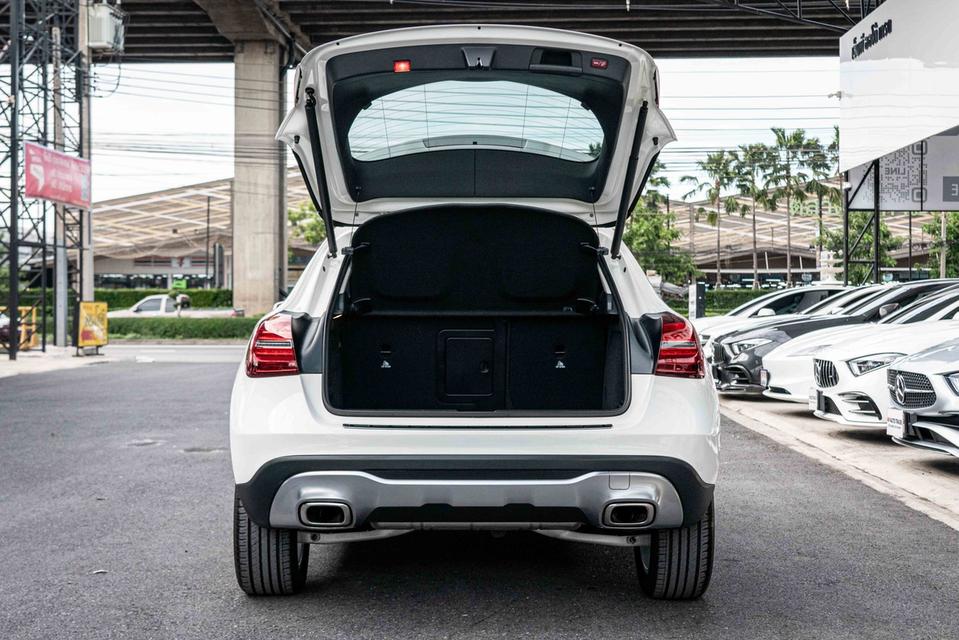 (แจ้งรหัสรถ NP7091) 🔥 MERCEDES-BENZ GLA200 URBAN FACELIFT ปี 2018 รูปย่อยที่ 3