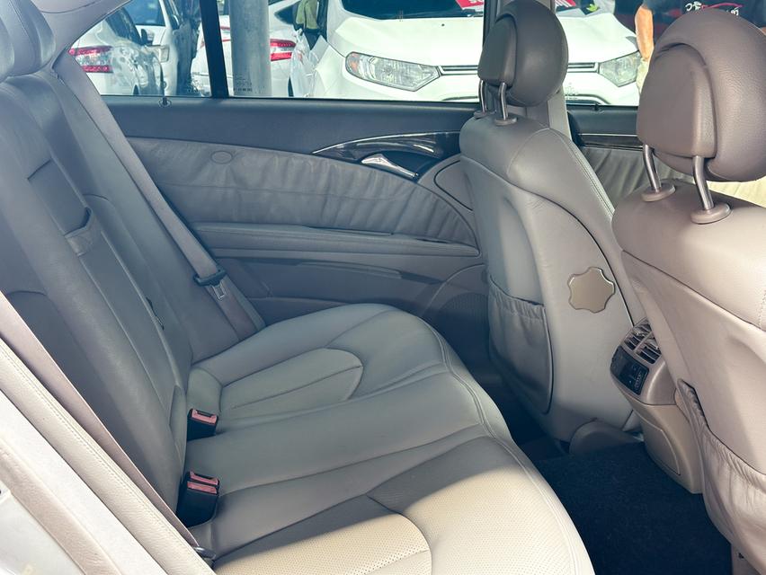 ขายรถ Benz E240 2.6 W211 Avantgarde Sedan ปี 2003 สีเทา เกียร์ออโต้ รูปที่ 11