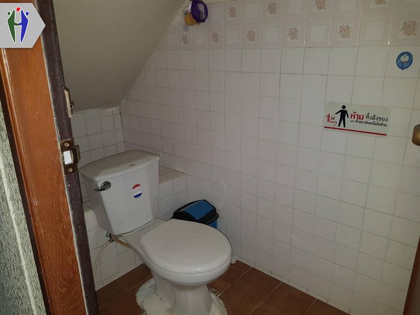 อาคารพาณิชย์ให้เช่า จอมเทียนพัทยาทำธุรกิจได้  •	อาคารพาณิชย์ 3 ชั้น  20 ตารางวา •	มีห้องน้ำทุกชั้น •	ไม่จำกัดธุรกิจ ทำการค้าได้ หรือพักอาศัย •	ไม่มีค่ 3