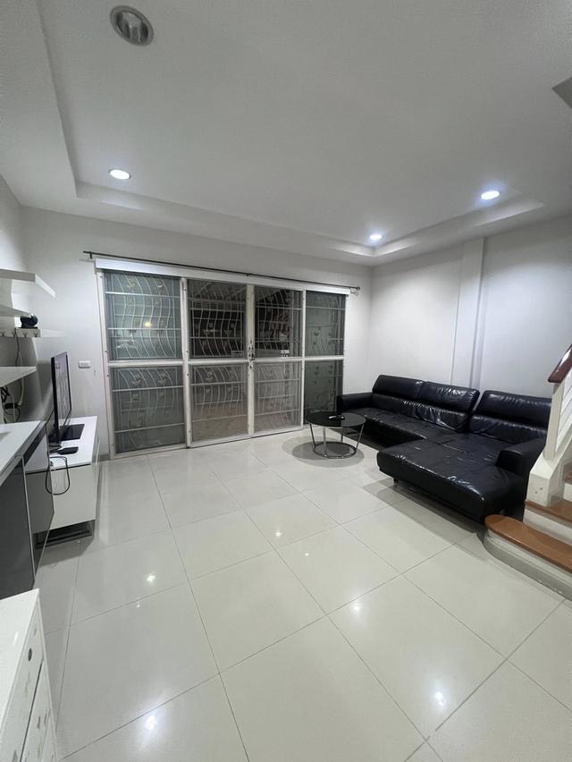 ให้เช่าทาวน์โฮม 3 ชั้น โครงการ บ้านกลางเมือง เออบาเนี่ยน สุขุมวิท 113 (วัดด่านสำโรง) 9