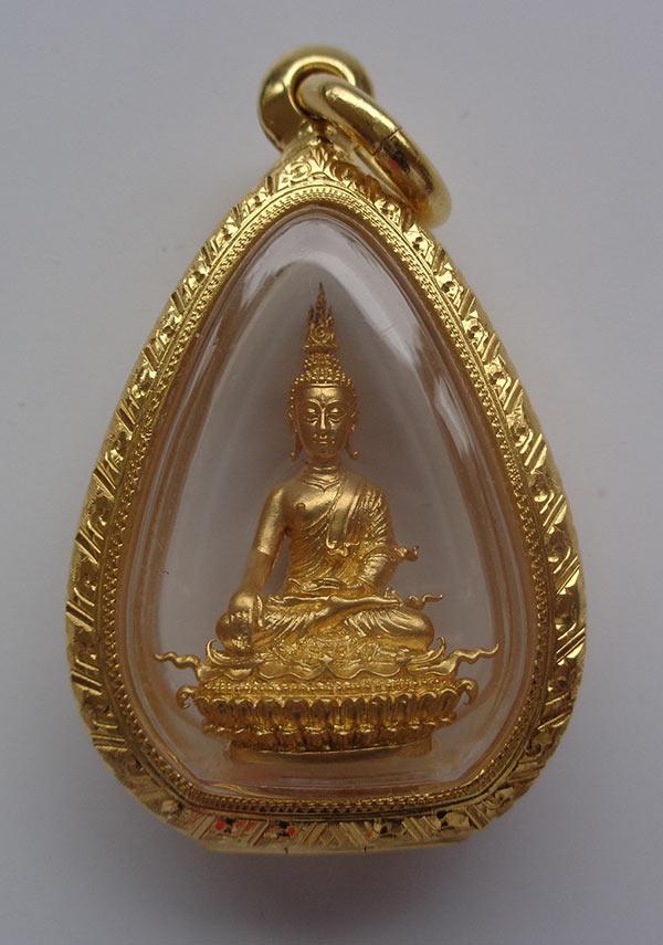พระพุทธเล็กเลี่ยมทอง