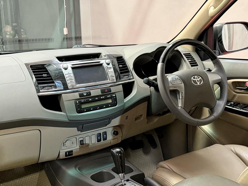 2014 TOYOTA FORTUNER 3.0V รถมือเดียวออกป้ายแดง รถวิ่งน้อย ประวัติศูนย์ครบ ไม่เคยมีอุบัติเหตุครับ 13