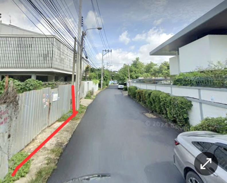 ขายที่ดิน 113 ตรว. ถ.สุขุมวิท71 (ปรีดีพนมยงค์14) เขตวัฒนา กทม. ราคาขาย 27,500,000 บาท สนใจติดต่อ : ชัยวัฒน์ 085-066-3489 1