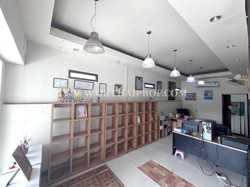 อาคารพาณิชย์ 2 คูหา ถนนสุคนธสวัสดิ์ ลาดพร้าว ใกล้โรงเรียนสตรีวิทยา 2 3