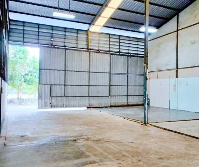 สนามกอล์ฟธัญญะ 1.5กม. เลียบมอเตอร์เวย์ฝั่งตะวันตก รร.วัดปัญจทายิกาวาส 1.2 กม. ให้เช่าโกดัง 250 ตร.ม. อบต.บึงคำพร้อย 3.4 7