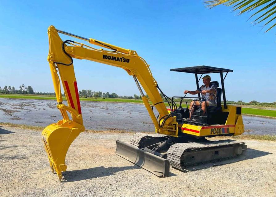 รถแม็คโคร Komatsu PC40-6 5