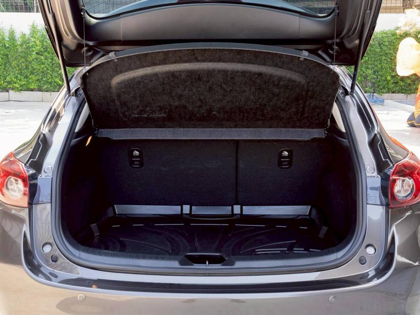 Mazda 3 2.0C ปี 2016 ♨️ #ประกันเครื่องเกียร์หลังการขาย3ปี / 30,000km. ♨️ รูปที่ 7