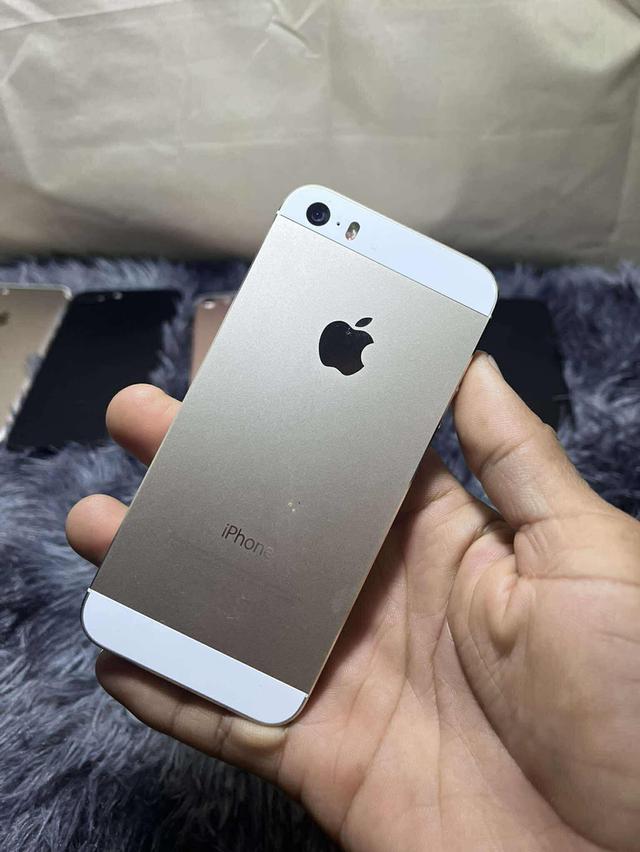ไอโฟน iPhone 5s 32 กิ๊กสแกนได้กล้องปกติหน้าหลังแบต 100 บอดี้สวยใส่ได้ทุกซิมขาย 990บาท