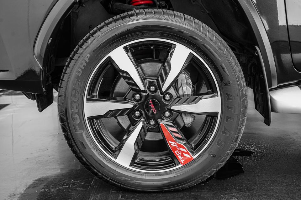 2019 TOYOTA FORTUNER 2.4 V 2WD SUV สีดำ เลขไมล์ 120847 กม. 18