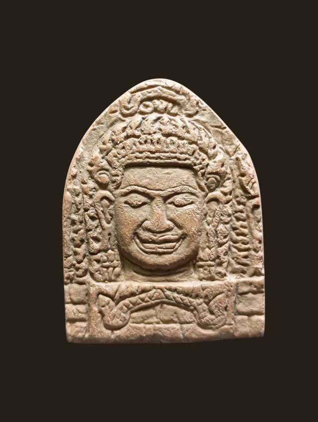 เปิดพระเนื้อดินหน้าขอมเก่า ชอบทักได้ครับ