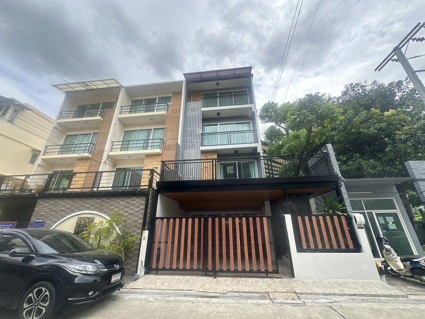 🏠ทาวน์โฮมหรู 4 ชั้น พร้อมระเบียงสวนชั้น 2 เดินได้รอบบ้าน 3 ด้าน  Rare Unit ปรัชญาโฮมทาวน์  ลาดพร้าว 71 1