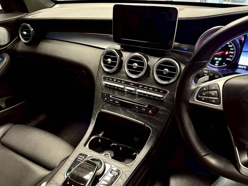Mercedes-Benz Glc250d AMG 4Matic ปี 2019 9
