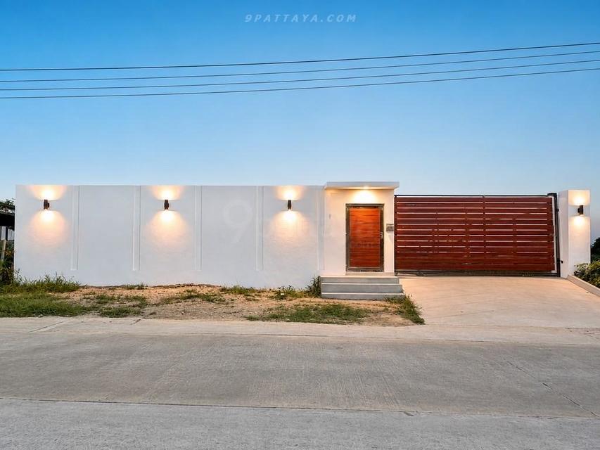 For Sale — Large Pool Villa Compound, Huai Yai PattayaSpacious pool villa compound for sale in Huai Yai, Pattaya, three houses on a land plot. 3