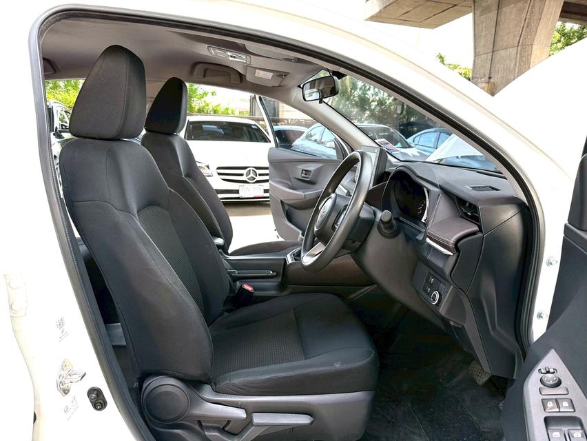 ขายรถ Toyota Yaris Ativ 1.2 Sportปี 2024 สีขาว เกียร์ออโต้ 9