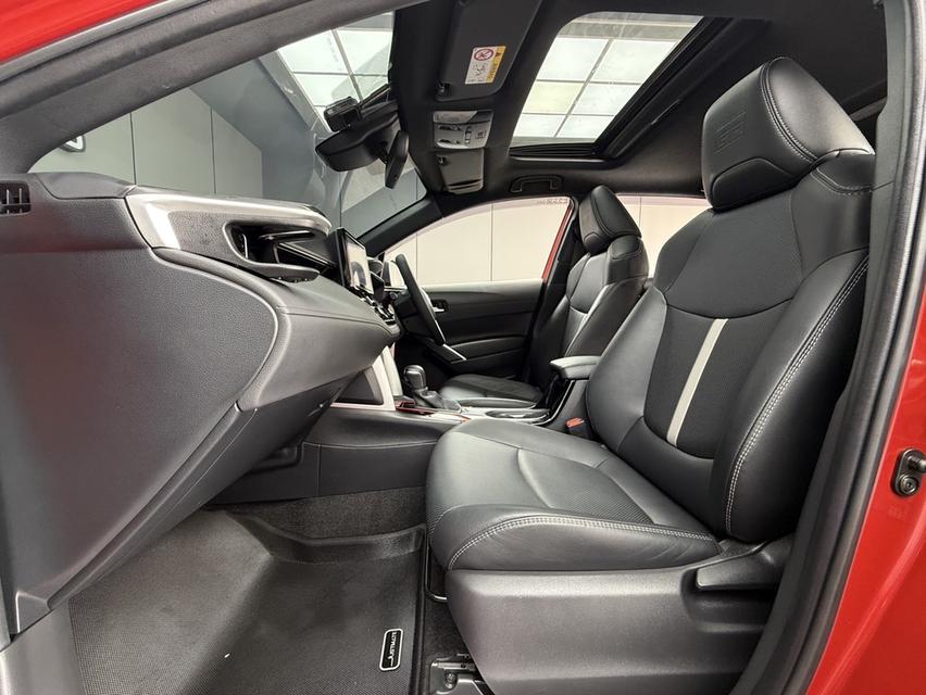 2021 TOYOTA COROLLA CROSS, 1.8 HYBRID GR SPORT โฉม ปี20-ปัจจุบัน สีแดง มือเดียวป้ายแดง รูปที่ 7
