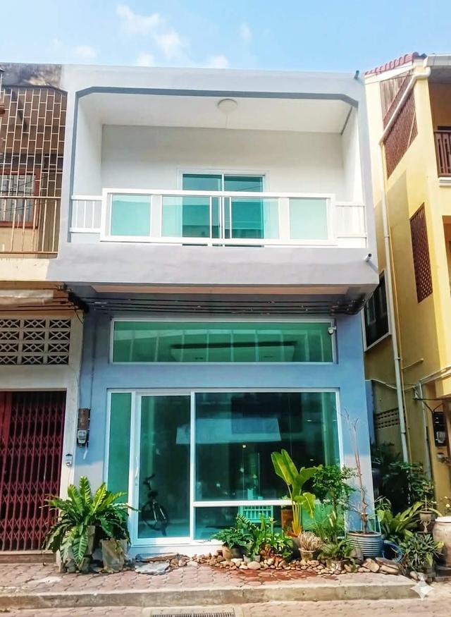 อาคารพาณิชย์ 2.5 ชั้น ทำเลทอง 2