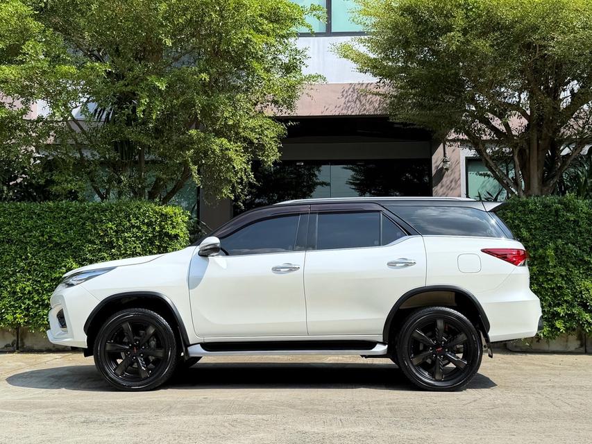 2018 TOYOTA FORTUNER TRD รถมือเดียวออกป้ายแดง รถวิ่งน้อยเพียง 120,000กม ประวัติศูนย์ครบ ไม่เคยมีอุบัติเหตุครับ รูปที่ 5