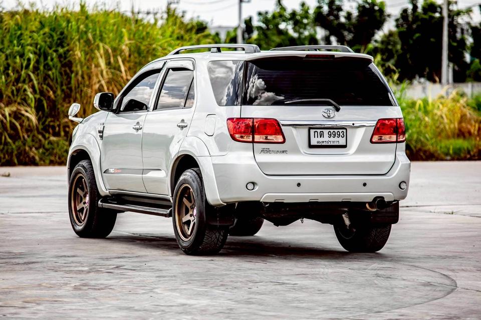 TOYOTA FORTUNER 3.0V 4WD สีเทา เกียร์ออโต้ ปี 2005 แต่งครบๆ หลักแสน 9