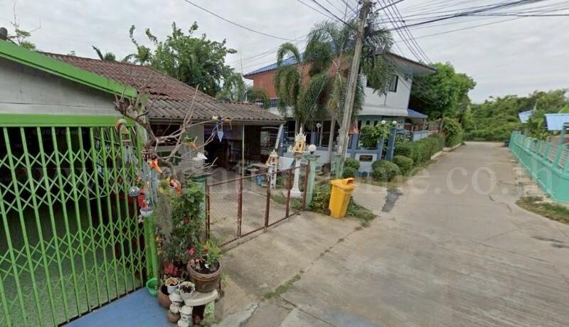 ทาวน์เฮ้าส์ ชั้นเดียว 36 ตร.วา อำเภอเมืองนครสวรรค์ หลังริม 2