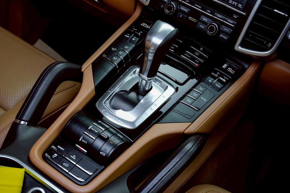 PORSCHE CAYENNE 3.0 S Hybrid 4WD AT 2013ไมล์ 130,xxx km. !! ราคา 1,099,000 บาท รูปที่ 17