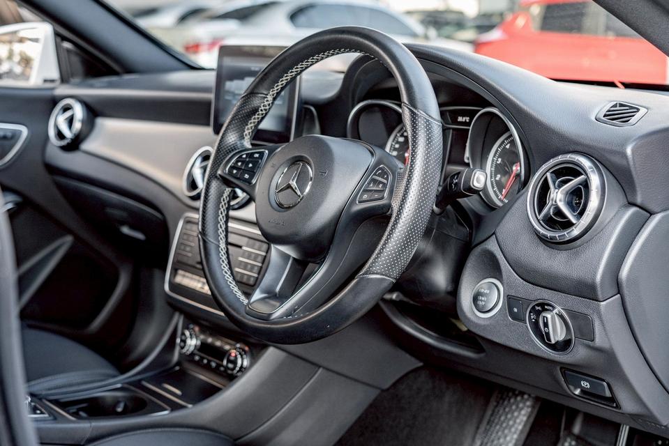 รหัสรถ NP7848 BENZ CLA200 URBAN FACELIFT 2018 13