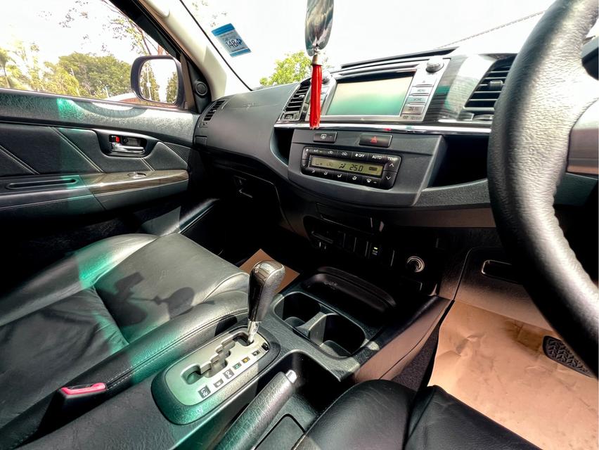 ขาย Toyota Fortuner 2.5V ปี15 8