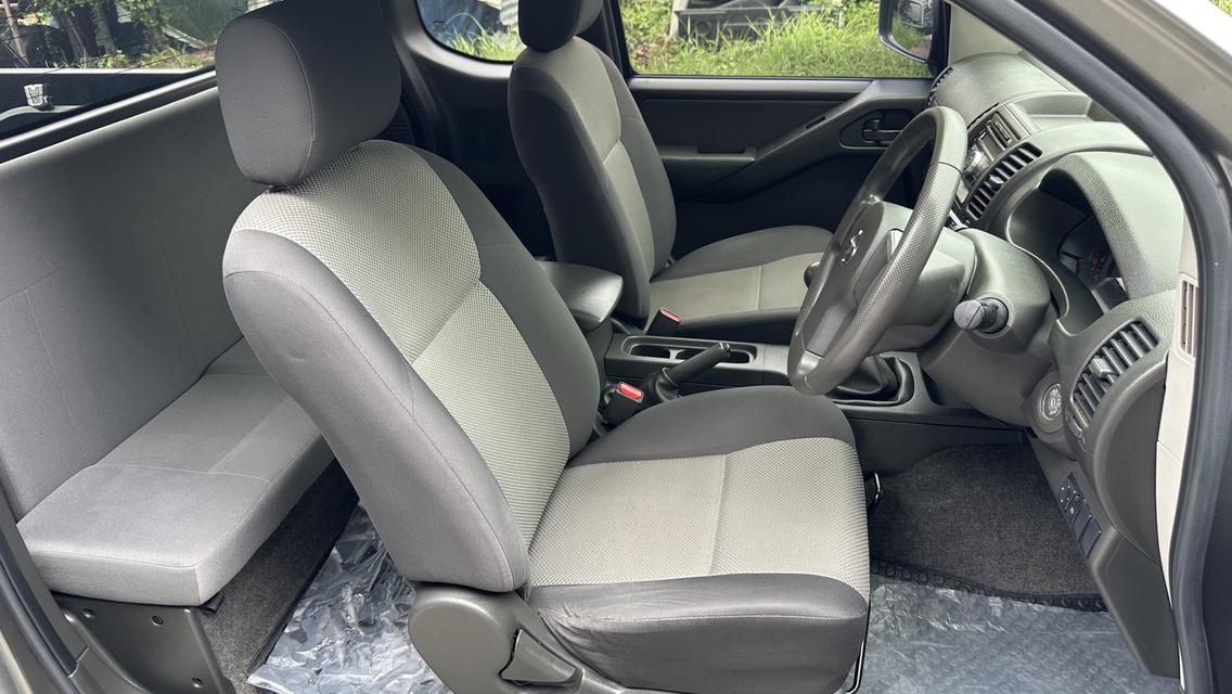 Nissan navara 2.5 SE