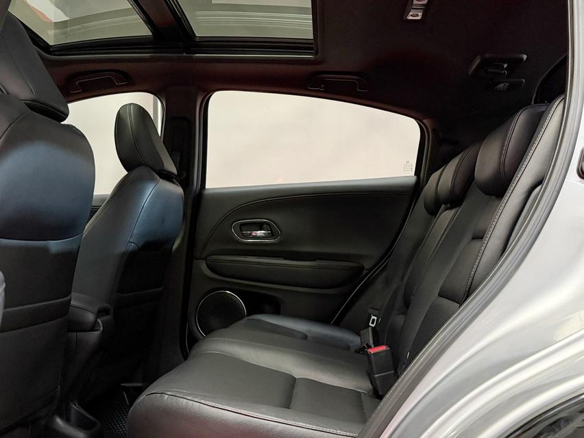 2019 HOND HRV 1.8 RS รุ่นTOP SUNROOF รถมือเดียวออกป้ายแดง รถวิ่งน้อย ไม่เคยมีอุบัติเหตุครับ 14
