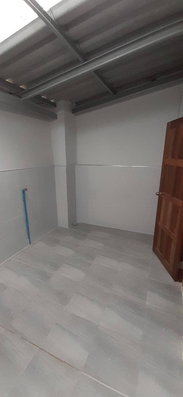 ขายทาวเฮาส์หงษ์ประยูร1 ขนาด 16 ตรว. ราคา 1,490,000 บาท 2 ห้องนอน 1 ห้อง น้ำ 1 ห้อง ครัว มีที่จอดรถ 10