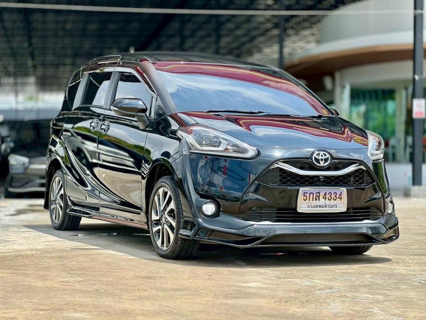 ปี 2020 TOYOTA SIENTA, 1.5 V โฉม ปี16-ปัจจุบันสีดำ เกียร์ออโต้ เครื่องเบนซิน มือเดียวป้ายแดง 2