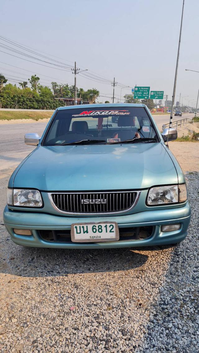Isuzu Dragon Eye 2.8 SLX 1