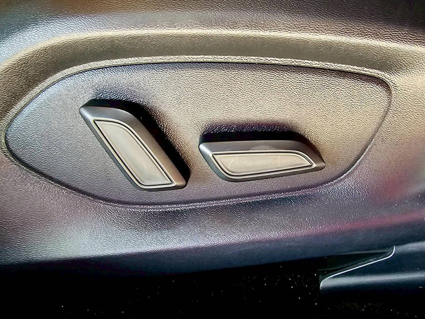 รหัสรถ SEZ5248 MG 5 1.5 D+ Sunroof เกียร์ ออโต้ เบนซิน สี แดง ปี 2022 16