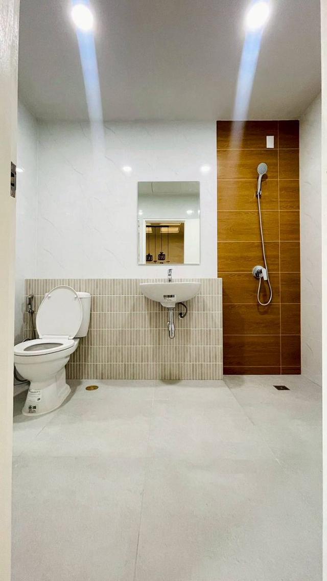 หมู่บ้านบุศรินทร์ ถนนบ้านกล้วย-ไทรน้อยทาวน์เฮาส์ 2  ชั้น ฟังก์ชันครบ ในโครงการ L&H ทำเลซอยบ้านกล้วย ใกล้รถไฟฟ้า 18