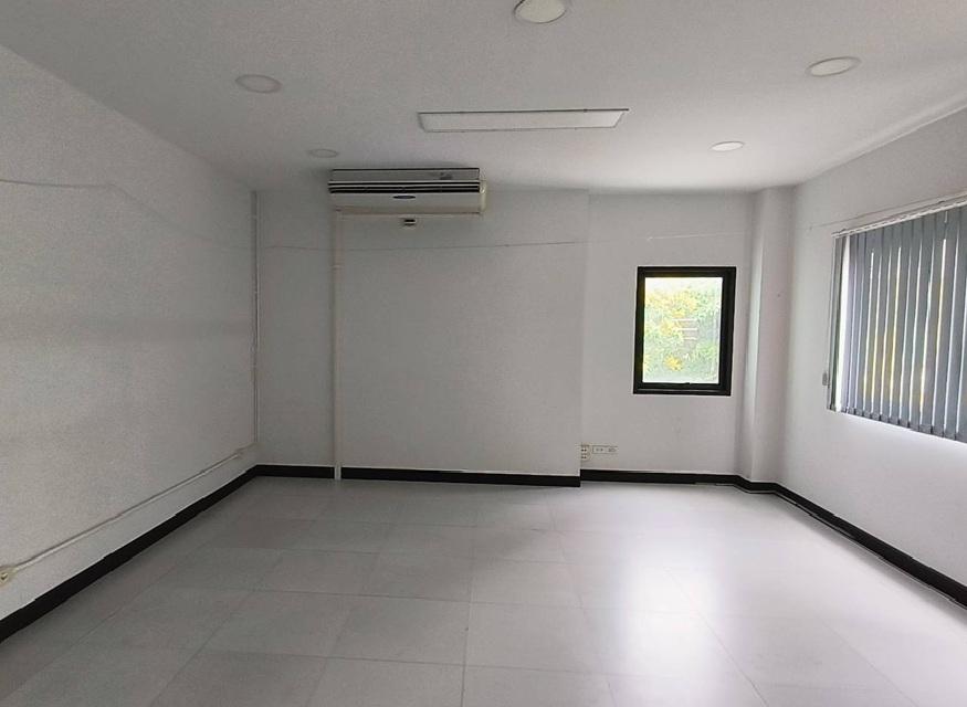 ให้เช่าอาคารสำนักงาน 3 ชั้น พื้นที่ใช้สอย 1250 ตารางเมตร ทำเล ริมถนนวิภาวดี-รังสิต ใกล้เซียร์รังสิต / พื้นที่จอดรถ 15 คัน 6