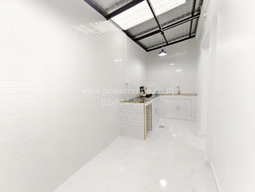 หมู่บ้านพฤกษา 11 ซอย 3/2 ถนนรังสิต – นครนายก ต.คลองสาม อ.คลองหลวง จ.ปทุมธานี 12