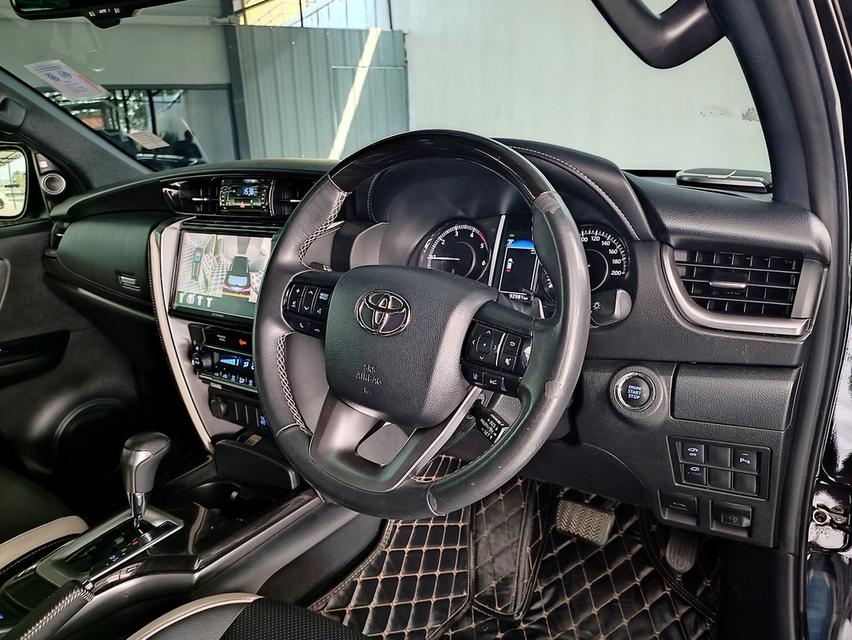 FORTUNER LEGENDER 2.8 4WD ปี 2021  ✅ ฟรีค่าจัด-ค่าโอน ✅ ฟรีประกันภัย ✅ ฟรี พรบ 16