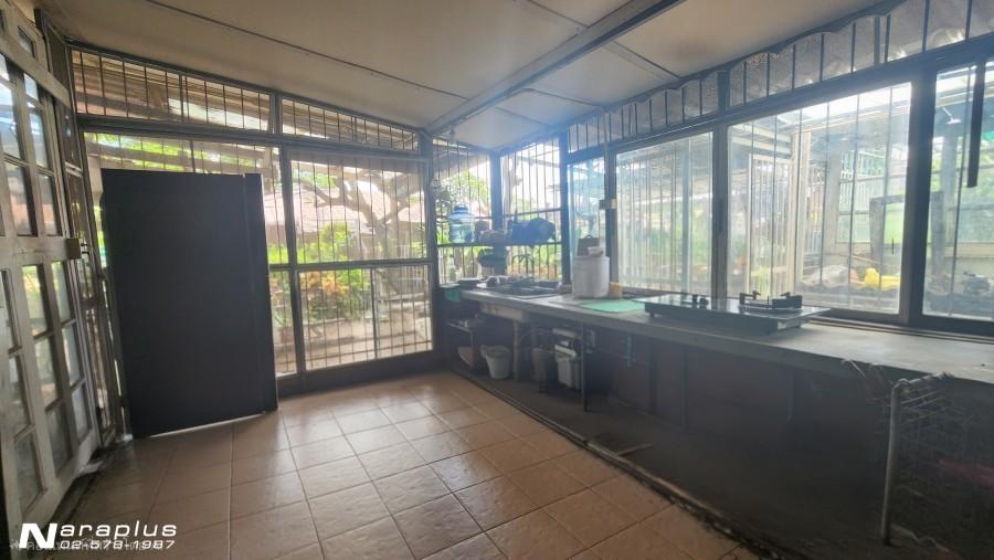 68121188 : ขายบ้านเดี่ยว 2 ชั้น พร้อมสวนลอยฟ้า สามารถทำธุรกิจร้านอาหารได้ ขนาด 75  ตารางวา  หมู่บ้าน สีวลี 13