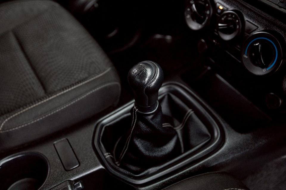 TOYOTA HILUX REVO 2.4 Z EDITION SMART CAB ปี 2022 สีขาว  19