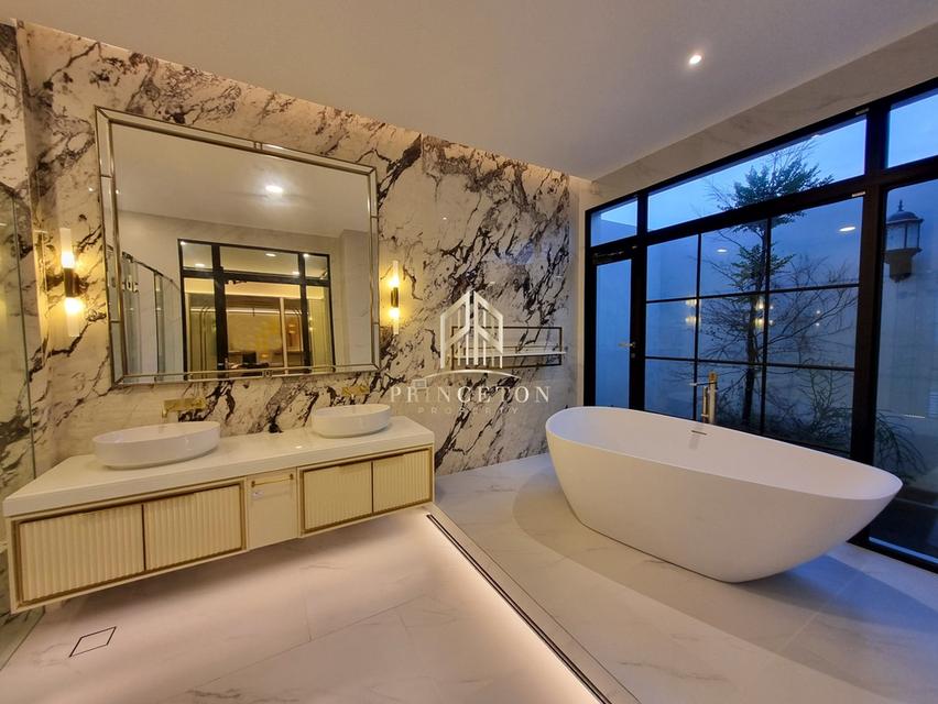 Luxury House For Sale or Rent Nantawan Rama 9 New Krungthep Kreetha 14