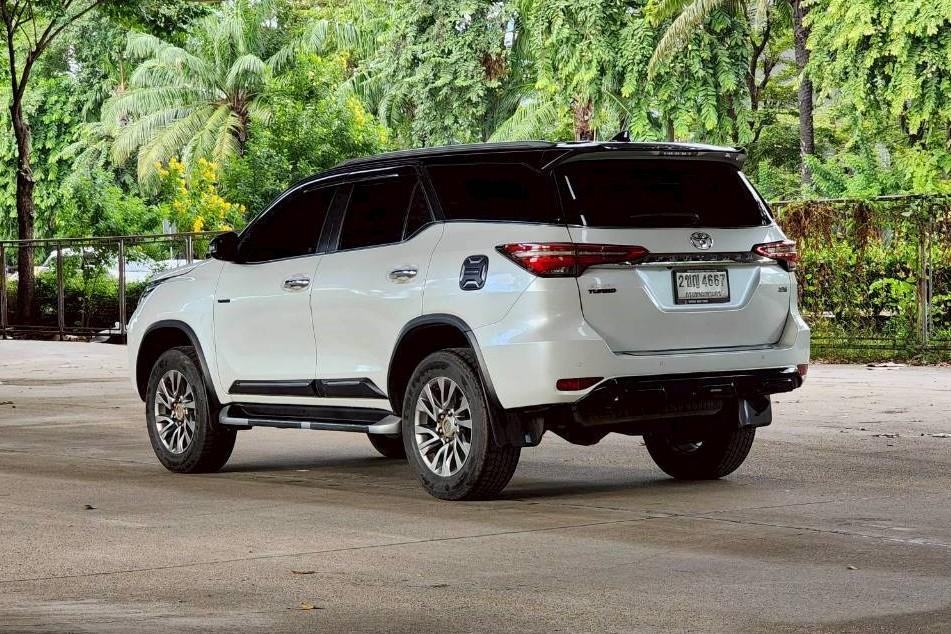 Toyota Fortuner 2.4 V 4WD AT ปี 2021 7